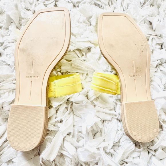 Dolce Vita Isaac yellow sandal - Picture 4 of 4